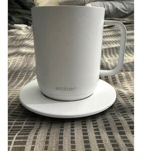 Ember Smart Mug Warmer White Ceramic Keeps Drinks Hot‎ Charging Coaster